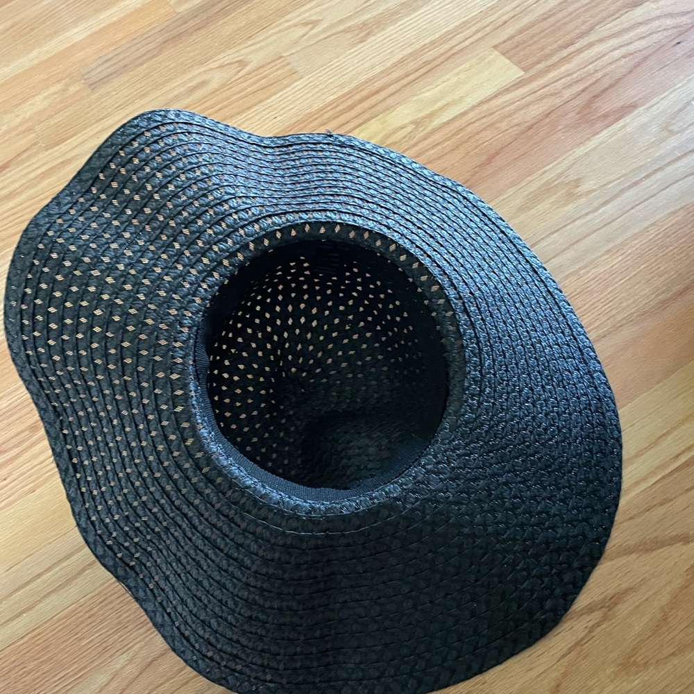Beach Hat - Picture 3 of 3